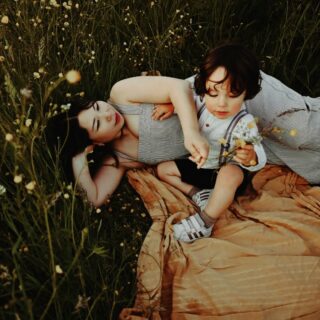 M + G & A
Regardez moi ces 3 beautés ❤
Encore un joli moment rempli d'amour et de rires 
Quand les enfants pleurent pour ne pas partir, c'est qu'ils ont passé un bon moment je crois 🙈
Je suis carrément sous l'eau en ce moment et je ne prends pas du tout le temps de publier...
J'ai beaucoup de jolis moments à vous montrer 
Je profiterai du congé Mat pour vous partager tout ça 😉
#familytime #familyportrait #famille #familylove #portraitdefamille #love #amour #bonheur #photographeportrait #photographefamille #merefille #photographedordogne #photographemonpazier #photographeperigueux #photographebiron #dordogne #photographelotetgaronne #lotetgaronne #lifstyle @fannyl_photographe