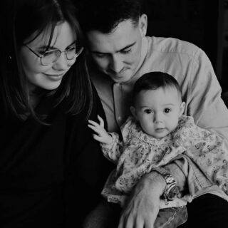 J'ai retrouvé M & F, cette fois ci accompagnés de leur puce d'amour ❤
Voir votre famille s'agrandir et immortaliser tout cet amour qui deborde....quelle chance
Merci merci merci ❤📸

#familytime #familyportrait #famille #familylove #portraitdefamille #love #amour #bonheur #photographeportrait #photographefamille #merefille #photographedordogne #photographemonpazier #photographeperigueux #photographebiron #dordogne #photographelotetgaronne #lotetgaronne #lifstyle @fannyl_photographe