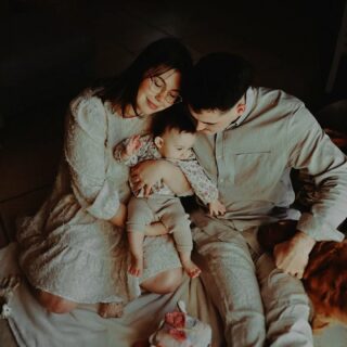 J'ai retrouvé M & F, cette fois ci accompagnés de leur puce d'amour ❤
Voir votre famille s'agrandir et immortaliser tout cet amour qui deborde....quelle chance
Merci merci merci ❤📸

#familytime #familyportrait #famille #familylove #portraitdefamille love amour bonheur photographeportrait photographefamille merefille photographedordogne photographemonpazier photographeperigueux photographebiron dordogne photographelotetgaronne lotetgaronne lifstyle @fannyl_photographe