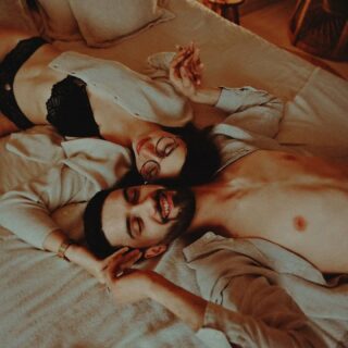 E & G ❤
Une séance comme je l'ai aime...
#couple #couplelove #love #amoureux
#amoureuses amour tendresse seancecouple complicité photographecouple photographemariage lovesession photographedordogne photographelotetgaronne homestudio @fannyl_photographe