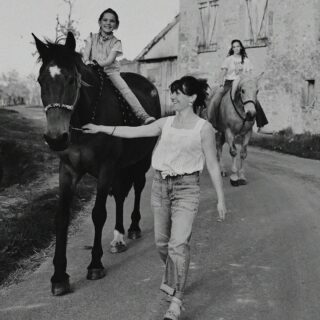 Une séance famille à domicile, avec leur tribu au complet. C'était 😍😍😍😍😍

#familytime #familyportrait #famille #familylove #portraitdefamille love amour bonheur photographeportrait photographefamille merefille photographedordogne photographemonpazier photographeperigueux photographebiron dordogne photographelotetgaronne lotetgaronne lifstyle @fannyl_photographe