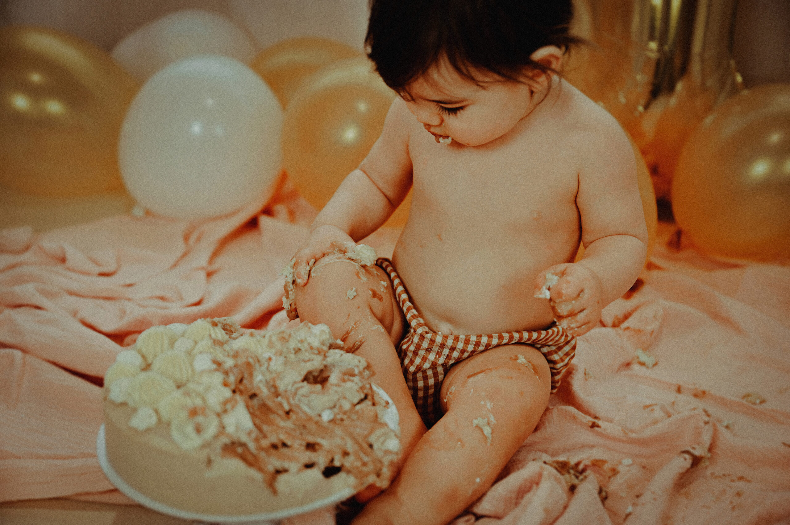 Photo-Smash-the-Cake-8